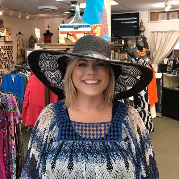 MEET THE POSHER - Picture 2 of 5